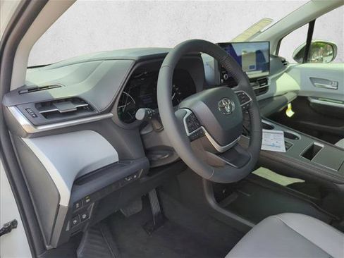 New 2026 Toyota Sienna XLE FWD image 15