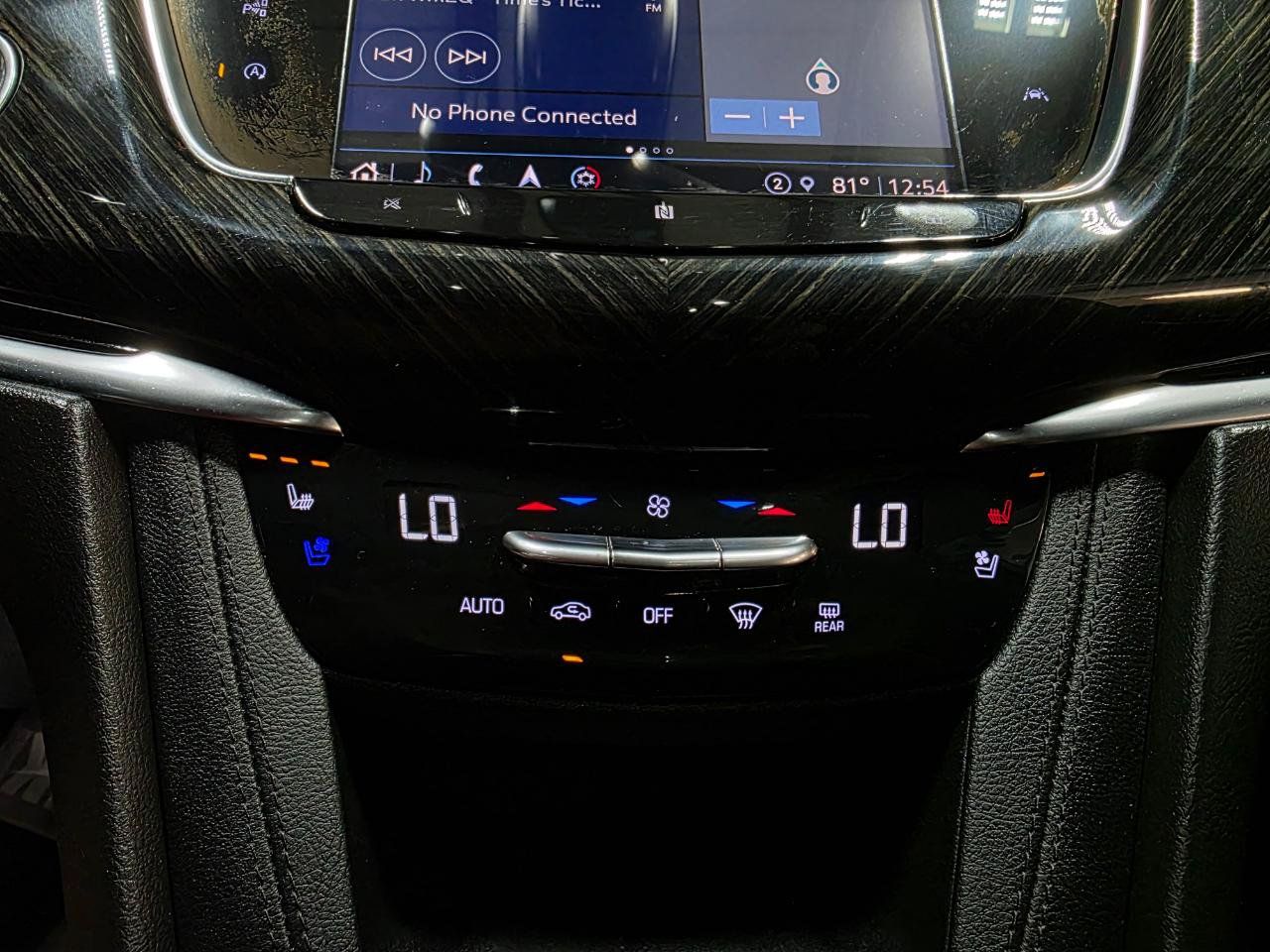 Used 2021 Cadillac XT6 Premium Luxury AWD/4WD image 39