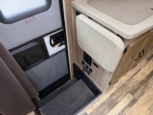 Used 2014 Mercedes-Benz Sprinter 3500 image 78