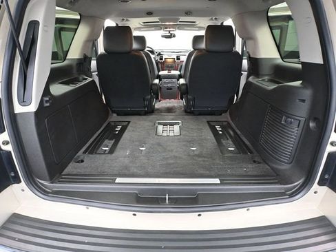 Used 2011 Cadillac Escalade Luxury image 42