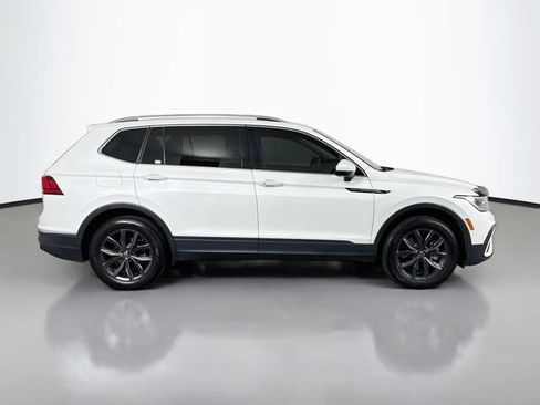Used 2023 Volkswagen Tiguan SE AWD/4WD image 8