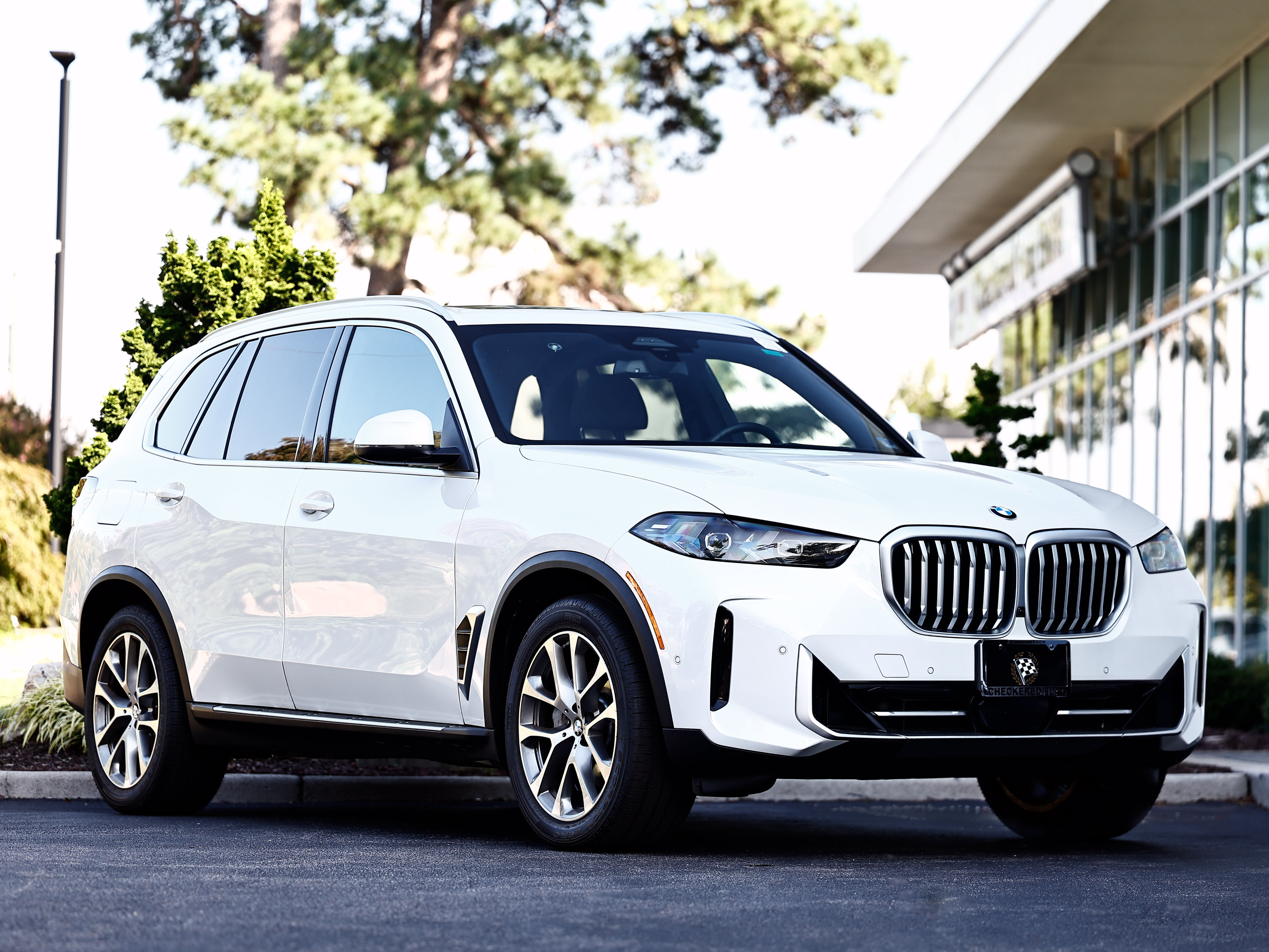 Used 2025 BMW X5 xDrive40i AWD/4WD image 1