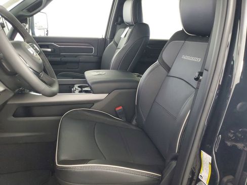 New 2025 RAM 2500 Laramie AWD/4WD image 14
