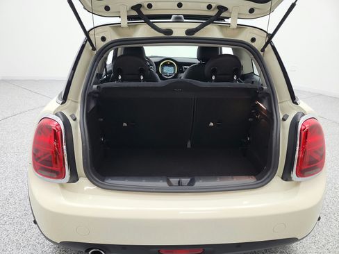 Used 2021 MINI Cooper 2-Door Hardtop w/ 6.5" Touchscreen Package FWD image 21