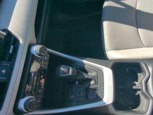 Used 2025 Toyota RAV4 XLE Premium w/ Weather Package AWD/4WD image 19