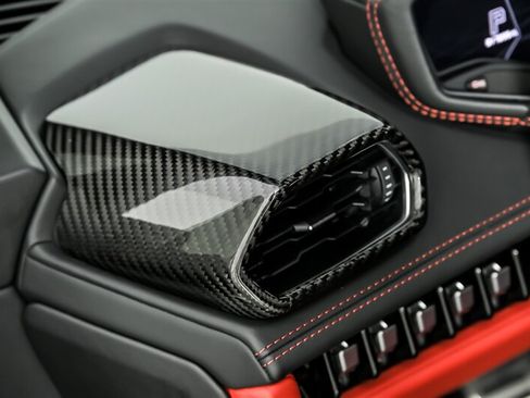 Used 2021 Lamborghini Huracan EVO RWD image 23