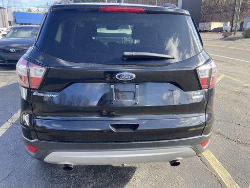 Used 2018 Ford Escape SE image 9