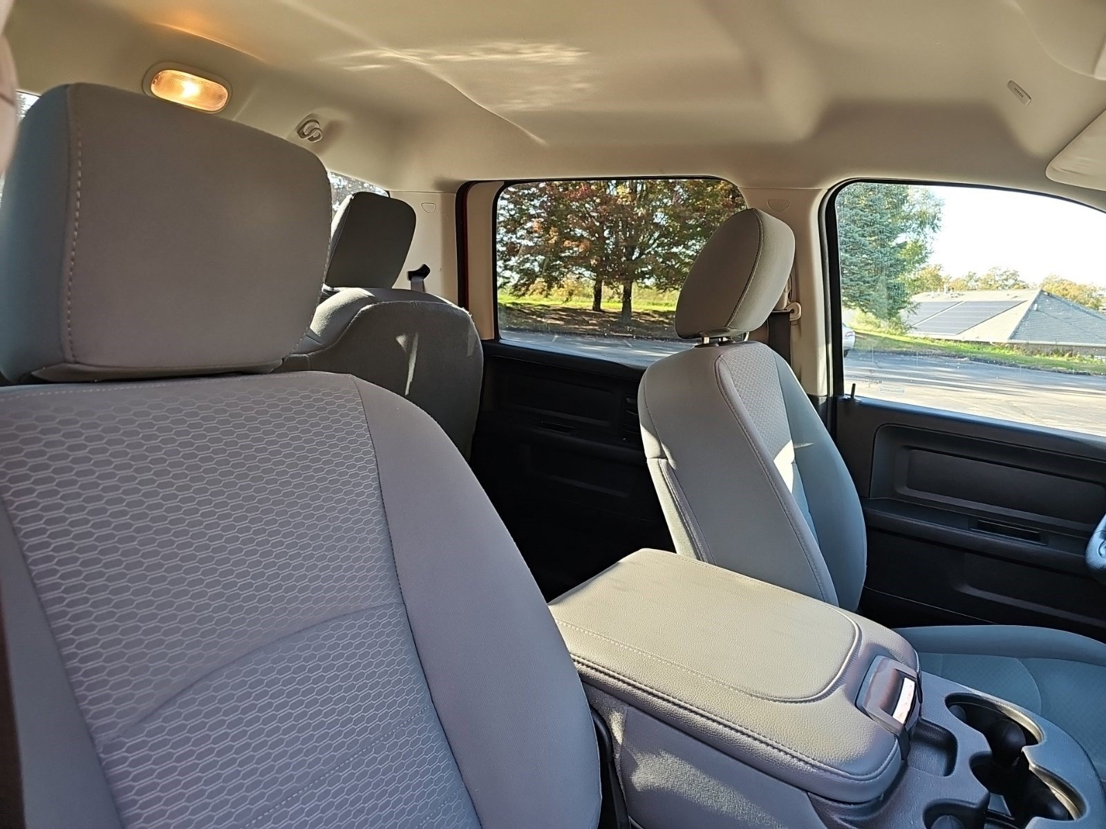 Used 2017 RAM 1500 Express w/ Express Value Package AWD/4WD image 11