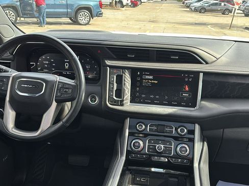 Used 2023 GMC Yukon XL Denali image 28