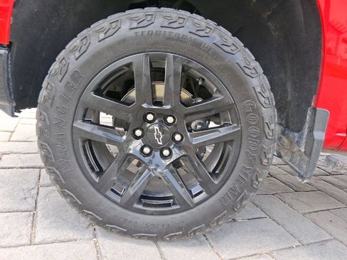 Used 2024 Chevrolet Silverado 1500 LT Trail Boss w/ Convenience Package II AWD/4WD image 19