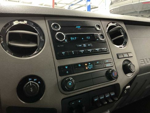 Used 2015 Ford F250 XLT w/ XLT Premium Package image 9