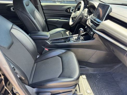 Used 2022 Jeep Compass Latitude FWD image 16