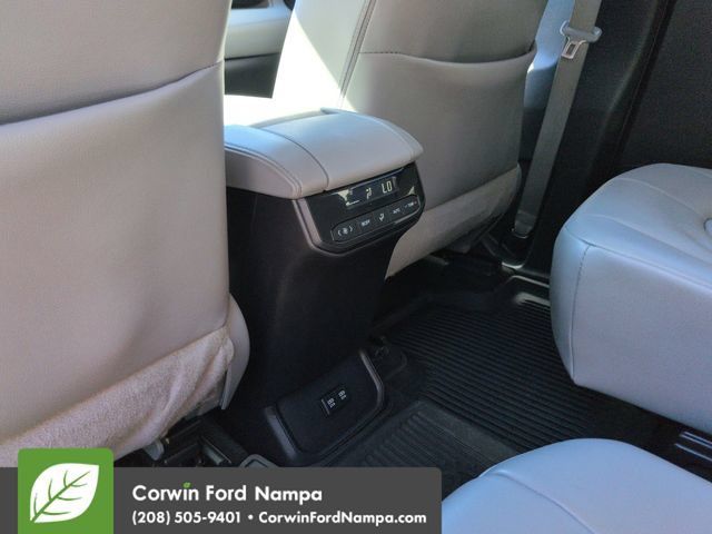 Used 2021 Toyota Highlander XLE AWD/4WD image 26