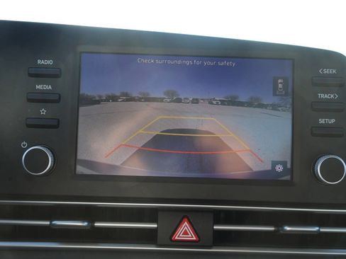 Used 2023 Hyundai Elantra SE FWD image 22