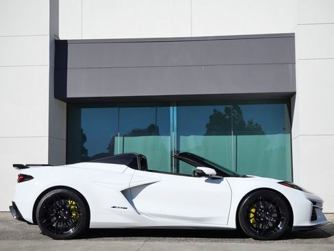 Used 2024 Chevrolet Corvette Z06 image 4