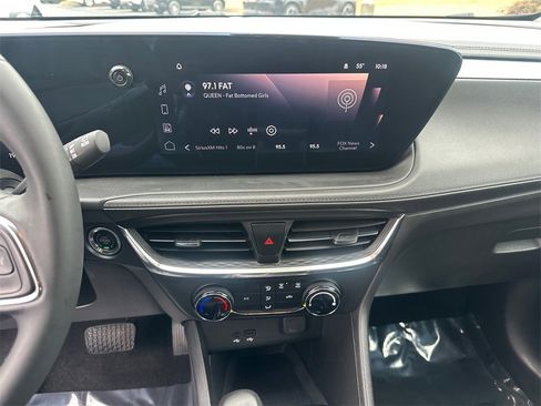 Used 2024 Buick Encore GX Preferred image 27