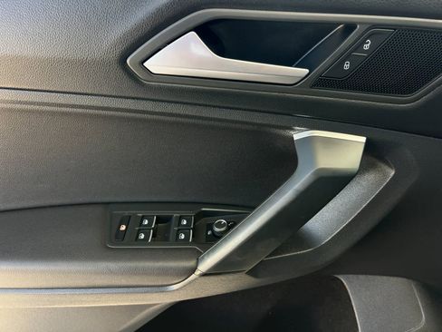 Used 2019 Volkswagen Tiguan SE FWD image 13