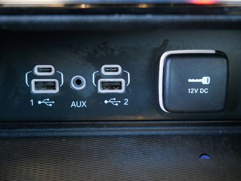 Used 2023 Jeep Grand Cherokee Laredo w/ Luxury Tech Group I image 30