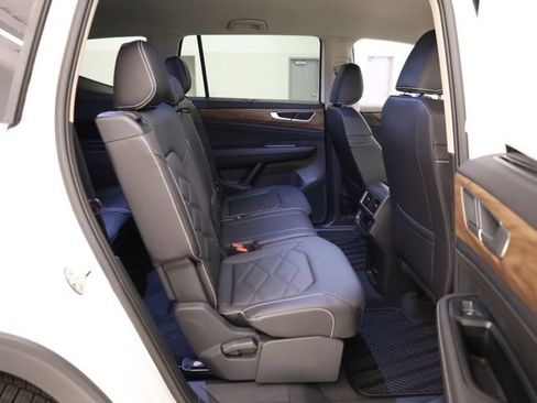 New 2026 Volkswagen Atlas SE image 32