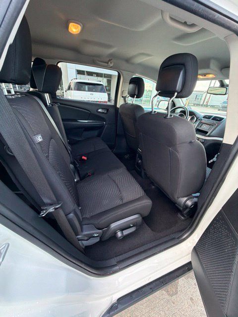 Used 2020 Dodge Journey SE FWD image 12