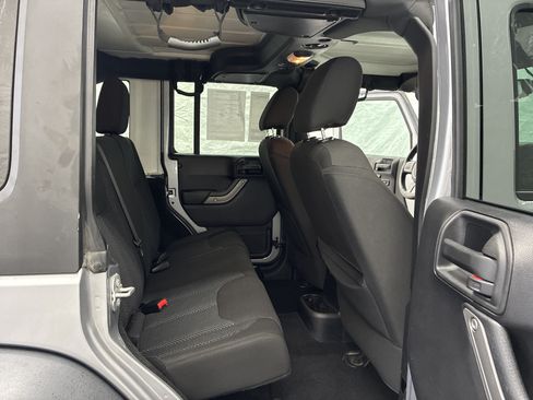 Used 2016 Jeep Wrangler Unlimited Sport AWD/4WD image 9