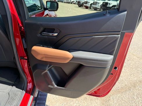 Used 2024 GMC Canyon AT4 w/ Technology Package image 15