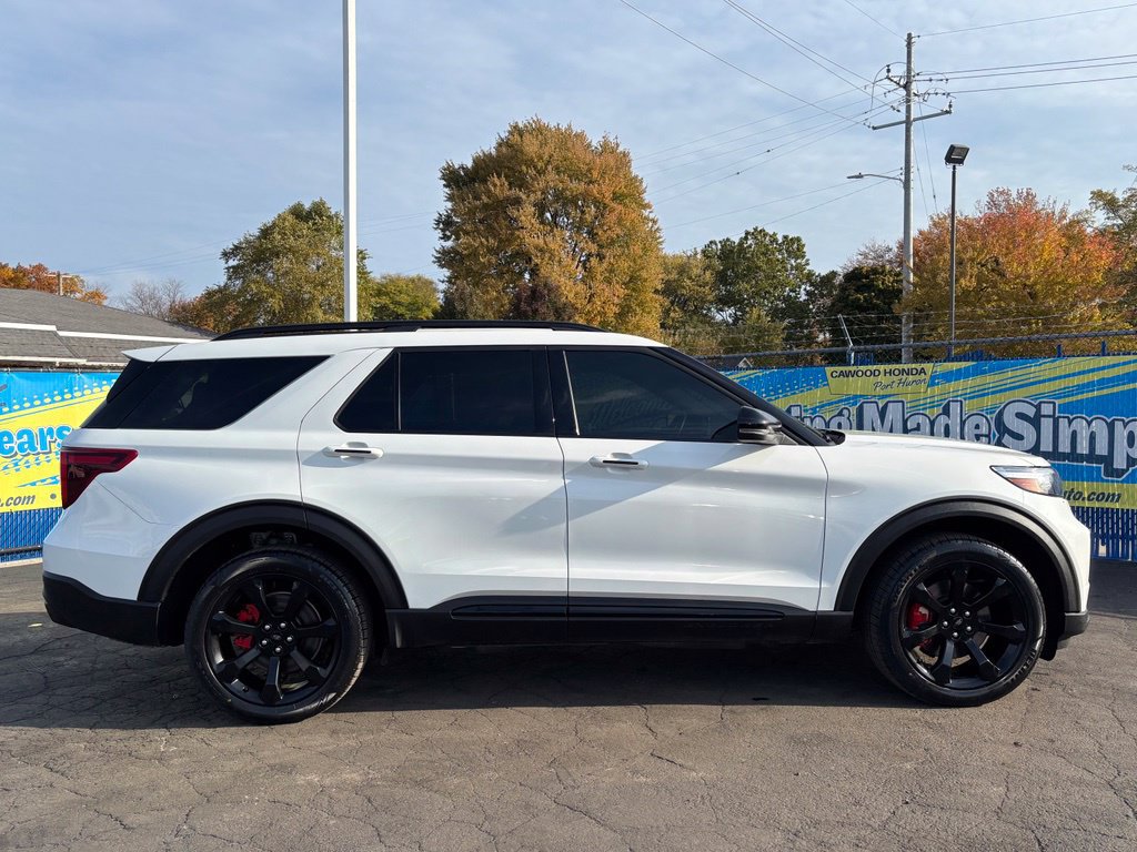 Used 2024 Ford Explorer ST w/ Technology Package AWD/4WD image 2