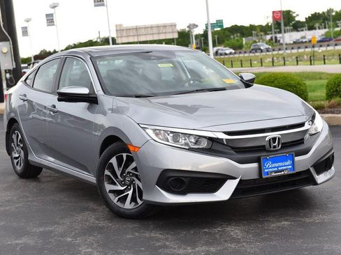Used 2018 Honda Civic EX image 2