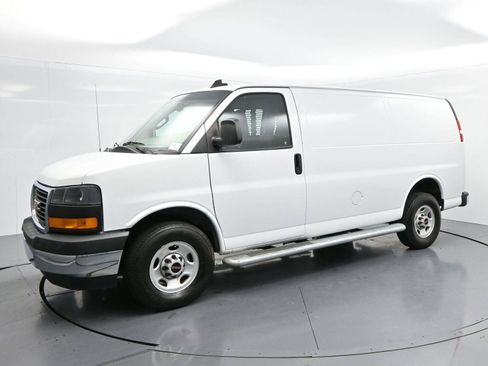 Used 2024 GMC Savana 2500 w/ Driver Convenience Package RWD image 4