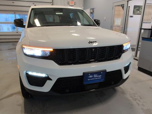 Used 2023 Jeep Grand Cherokee Limited w/ Luxury Tech Group II image 38