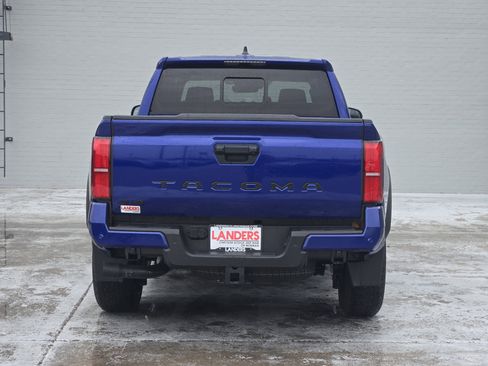 Used 2024 Toyota Tacoma TRD Off-Road image 7