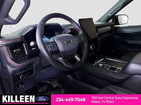 Used 2022 Ford Expedition Limited image 10