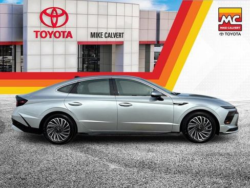 Used 2025 Hyundai Sonata SEL FWD image 6