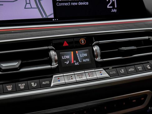 Used 2022 BMW X7 M50i w/ Dynamic Handling Package AWD/4WD image 62