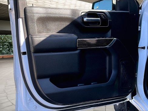 Used 2019 GMC Sierra 1500 SLE w/ SLE Value Package image 17