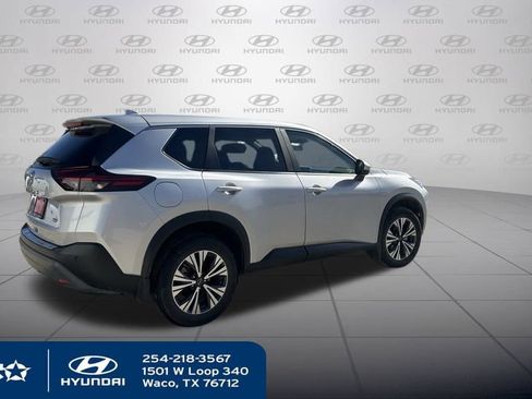 Used 2023 Nissan Rogue SV image 8