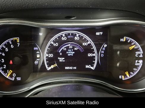 Used 2020 Jeep Grand Cherokee Altitude AWD/4WD image 11