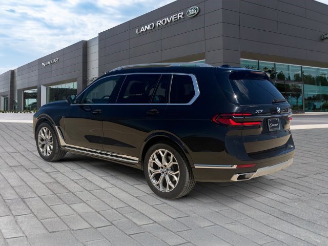 Used 2025 BMW X7 xDrive40i AWD/4WD image 3