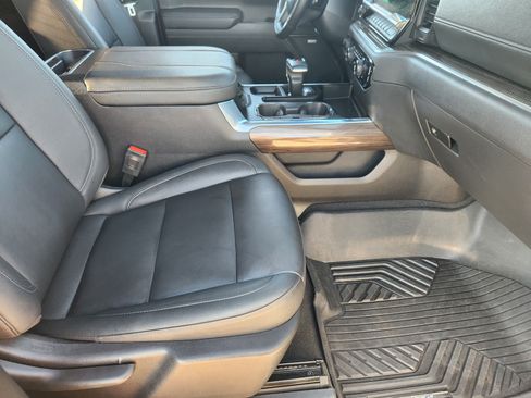 Used 2024 Chevrolet Silverado 1500 LT Trail Boss w/ LT Trail Boss Premium Package AWD/4WD image 14