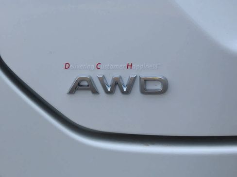 New 2025 Honda Pilot Touring image 8