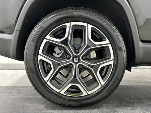 Used 2025 Rivian R1S Adventure AWD/4WD image 12