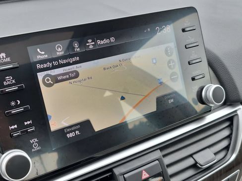 Used 2018 Honda Accord Touring image 30