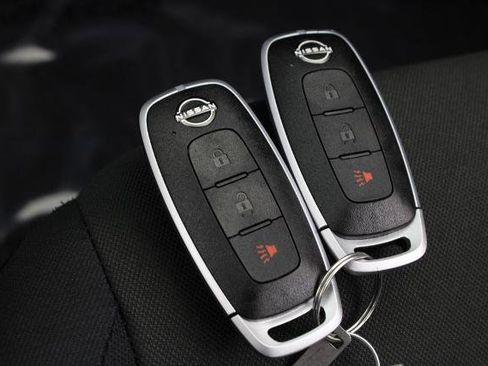 Certified 2025 Nissan Kicks Play S image 29