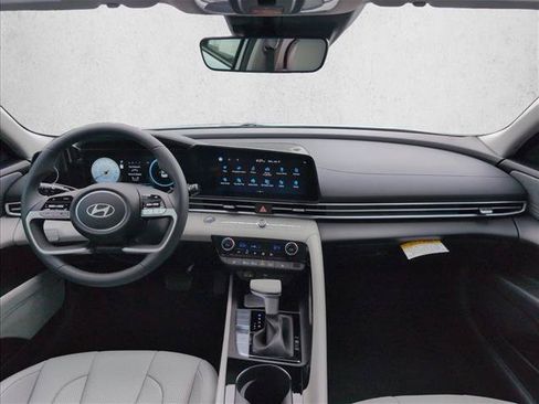 New 2026 Hyundai Elantra Limited FWD image 18