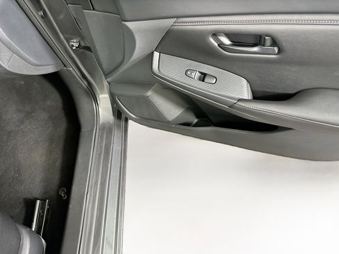 Used 2025 Nissan Sentra S image 30