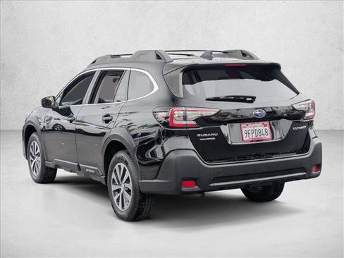 Used 2023 Subaru Outback Premium AWD/4WD image 7