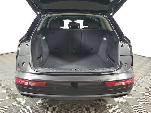 Used 2020 Audi Q5 Prestige w/ Prestige Package AWD/4WD image 9