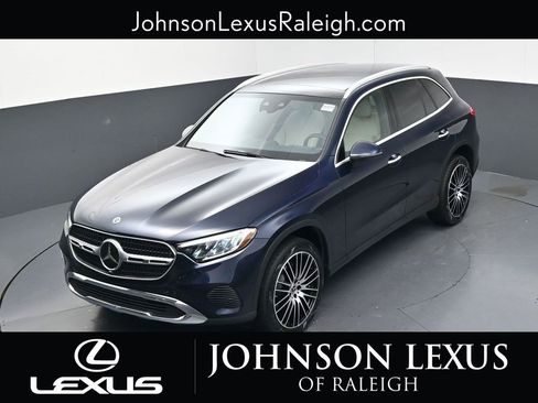 Used 2024 Mercedes-Benz GLC 300 4MATIC image 24