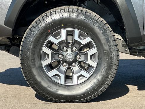 Used 2023 Toyota Tacoma TRD Off-Road AWD/4WD image 9