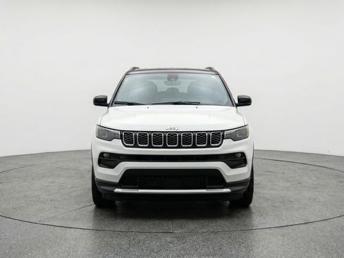 Used 2025 Jeep Compass Limited image 2